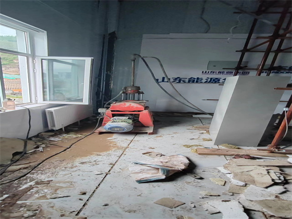 大朗镇地基基础下沉墙体裂缝加固注浆顶升施工